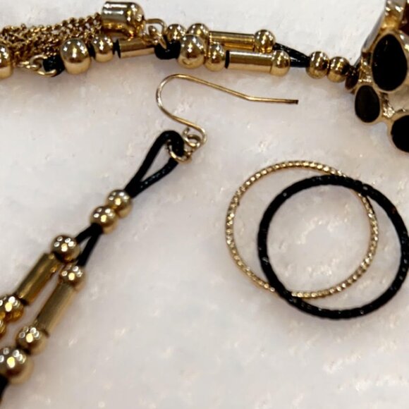 New Black and Gold Hanging Earrings 6 Piece Jewelry Set Brand New - Picture 4 of 6